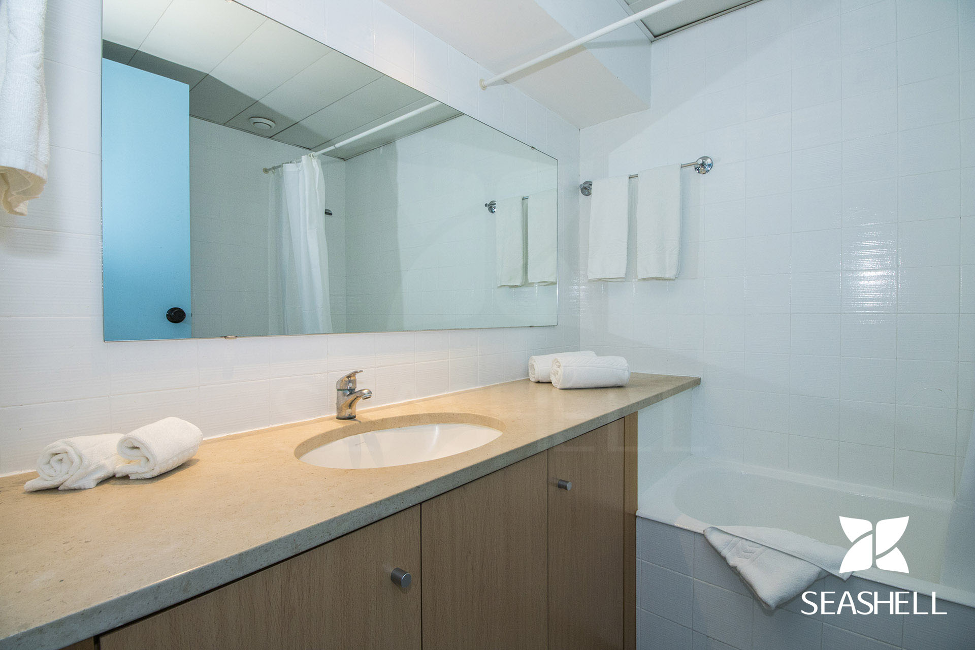 Iris Apartment Image 30